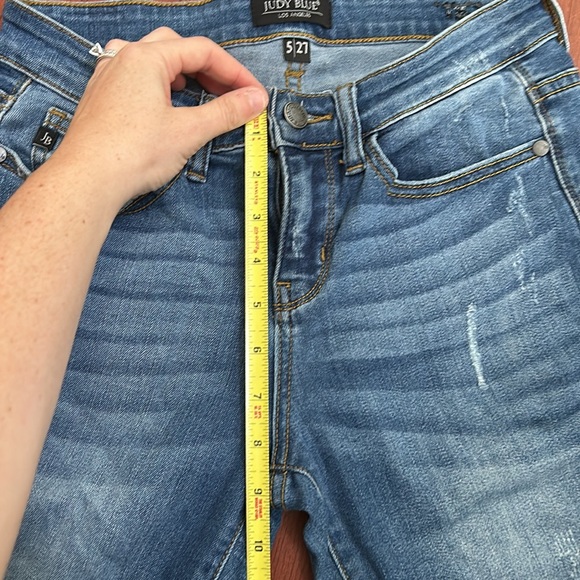 Women’s Judy Blue Distressed Skinny Jeans - Picture 9 of 9